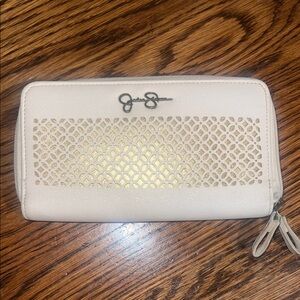 Jessica Simpson Cream and Gold Women's Wallet